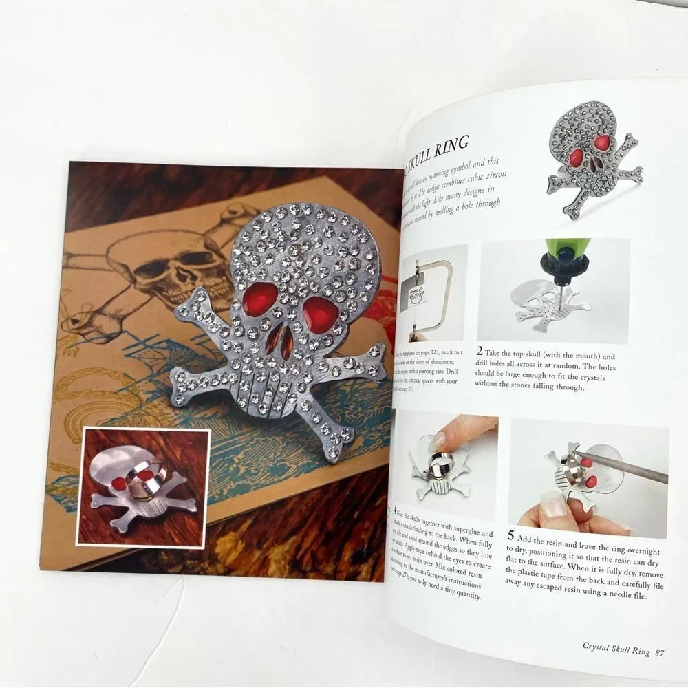 Gothic Jewelry: 35 Unique Projects to Make, Give, and Wear by Harriet Smith